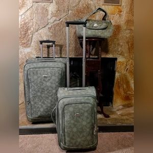 Olive Green Floral Luggage Set. 3 Bags, Cosmetic toiletry bag and two luggage.